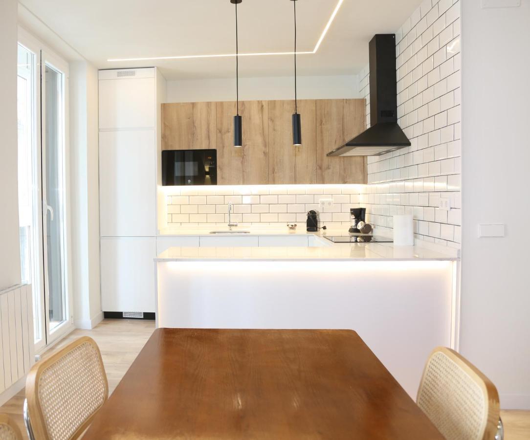 Piso Boutique Frente Al Casco Viejo De Bilbaoアパートメント エクステリア 写真